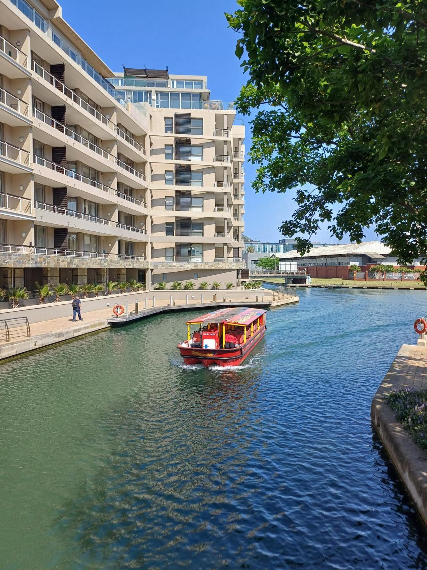 Birds-eye Canal View - Walk To Cticc And V&a Waterfront! Apartment Cape Town