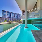 Birds-Eye Canal View - Walk To Cticc And V&A Waterfront!